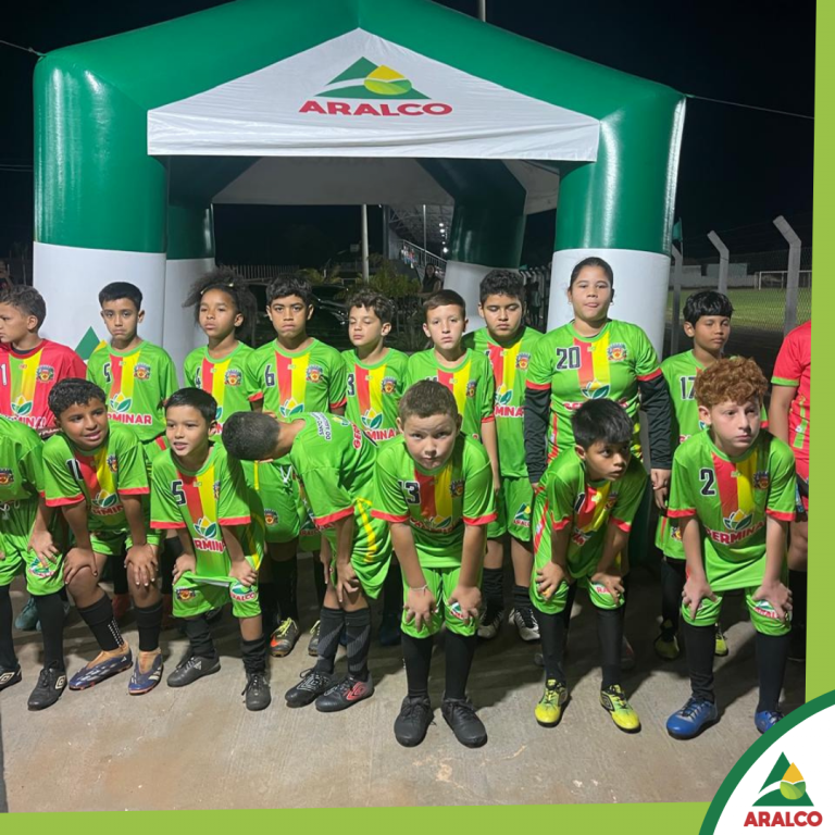 PROJETO GERMINAR: ARALCO ENTREGA NOVOS UNIFORMES ESPORTIVOS À ESCOLINHA DE FUTSAL E FUTEBOL DE SANTO ANTÔNIO DO ARACANGUÁ-SP.